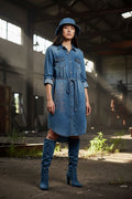 THE DENIM SIGNATURE